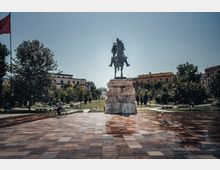 skanderbeg monument 1