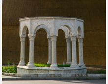 Tyrbja e Kapllan Pashes.jpg