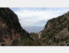 KARTA 1.00_44_34_17.Still013.jpg