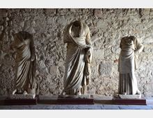Roman_statues_exhibited_inside_the_refectory_of_the_14th_century_Ardenica_Orthodox_Monastery,_Apollonia,_Albania.jpg